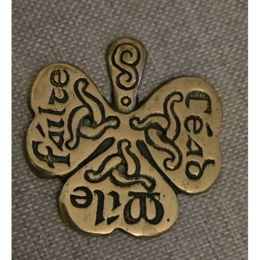 Vintage Irish Brass Shamrock Plaque Cead Mile Failte Solid Brass Ready To Hang